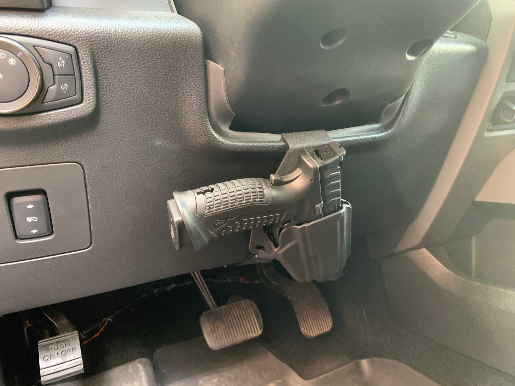 Tactical gun mount in vehicle for quick easy access and security